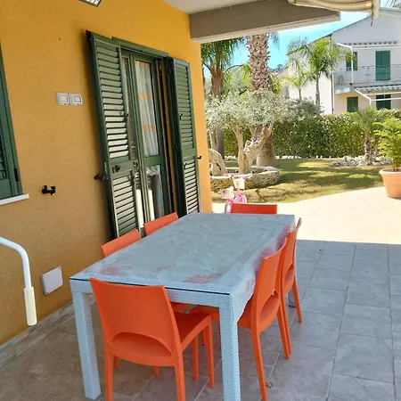 Al Villaggio 101 Pini Apartment *